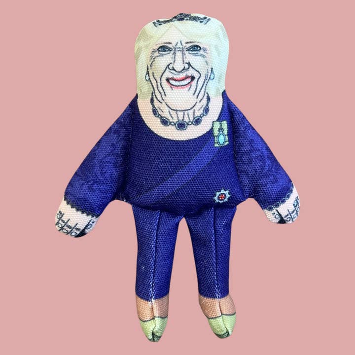 Camilla, jouet pour chat à l'herbe à chat de la reine consort pour la vente par Pet Hates Toys