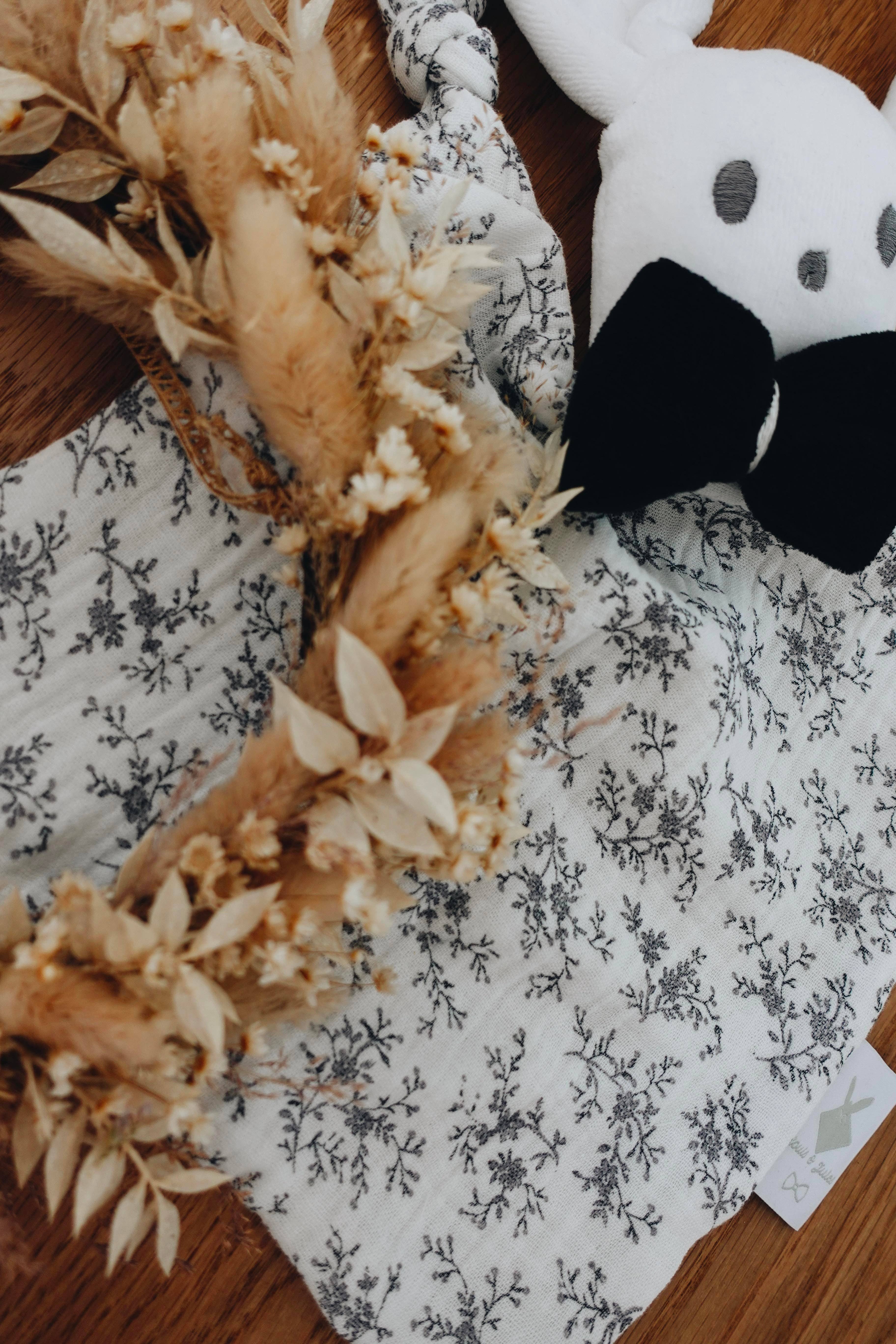 Louis & Jules Stambouli Conseil - Vendita all'ingrosso Peluche - Bambini e neonati - Doudou Chiffon Margot Gris1