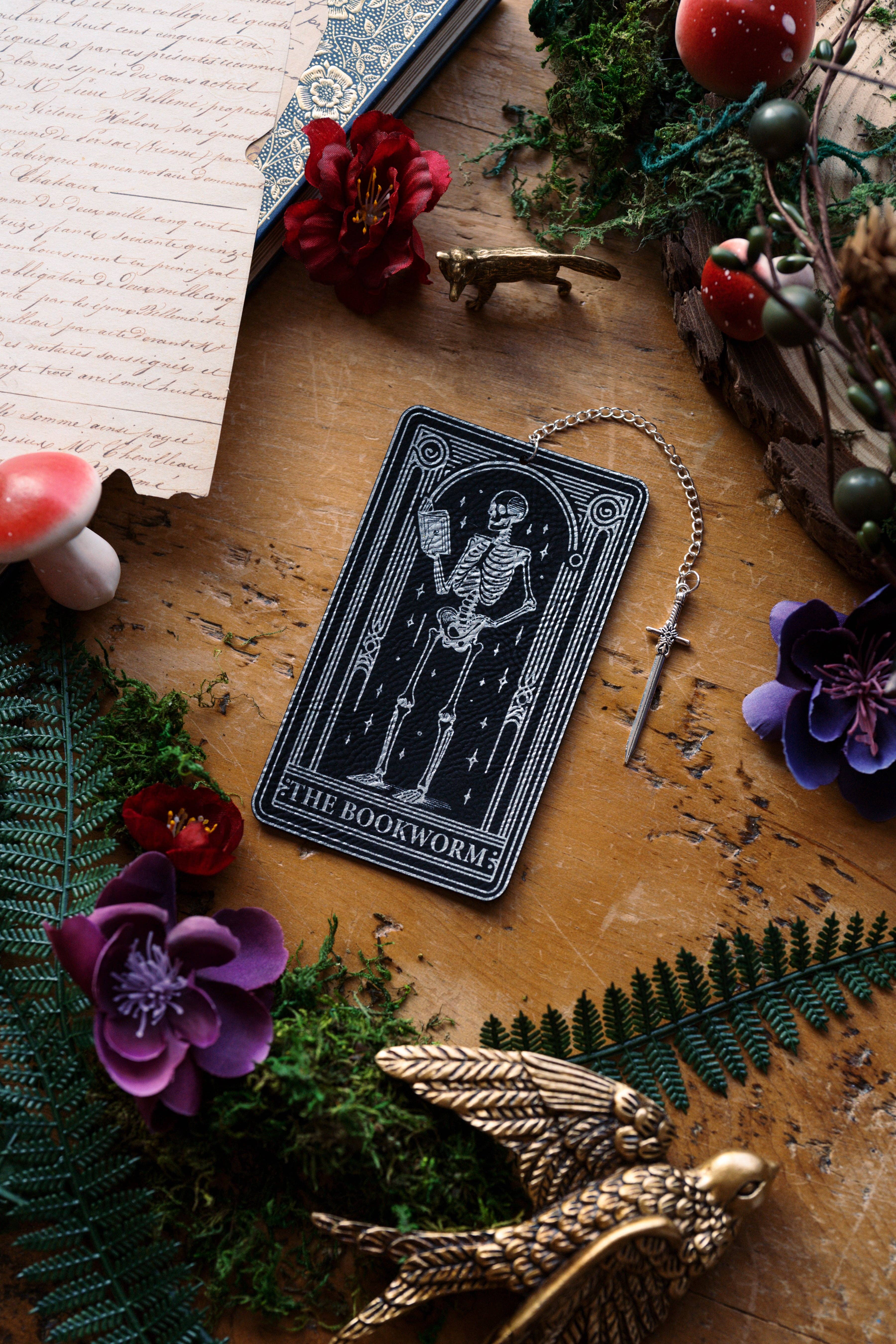 The Bookish Atelier - Wholesale Bookmark - The Bookworm Tarot Card Faux Leather Bookmark