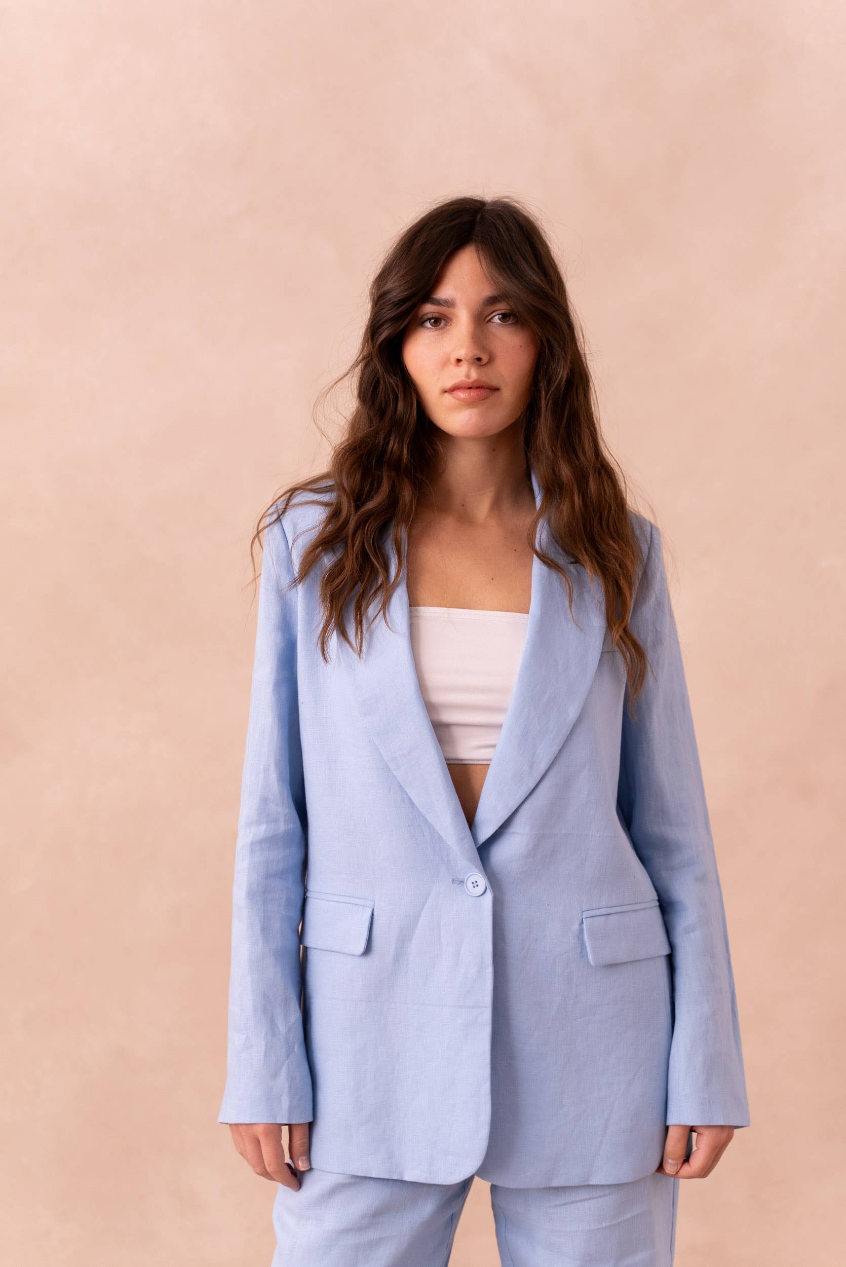 Attentif Paris - Venta al por mayor Blazer - Mujer - [De lino] Chaqueta blazer de corte recto en lino de calidad superior55