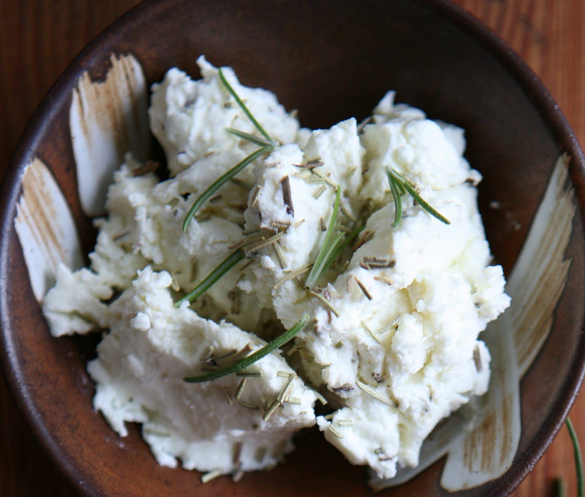 Green Dirt Farm - Wholesale Cheese - Fresh Spreadable Sheep's Milk Cheese - Rosemary 3.5 oz1