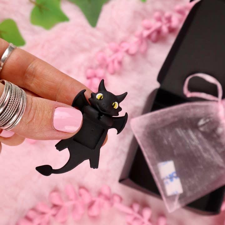 Miessol - Wholesale Book Holder - Dragon Kindle Reading Buddy / Hipper5