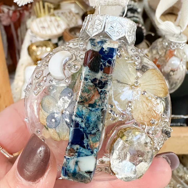 AlwaysJean - Wholesale Ornament - Pressed flower ornaments 10