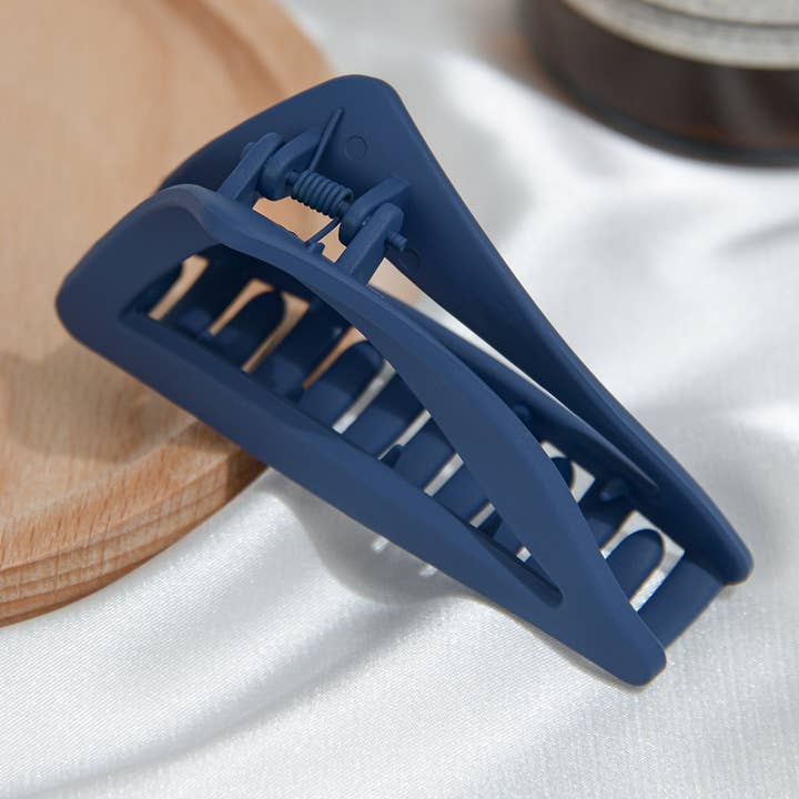 SoapElenGlen - Wholesale Hair Clip - Women's - French Geometric Hollow Triangle Hair Claw Clip13