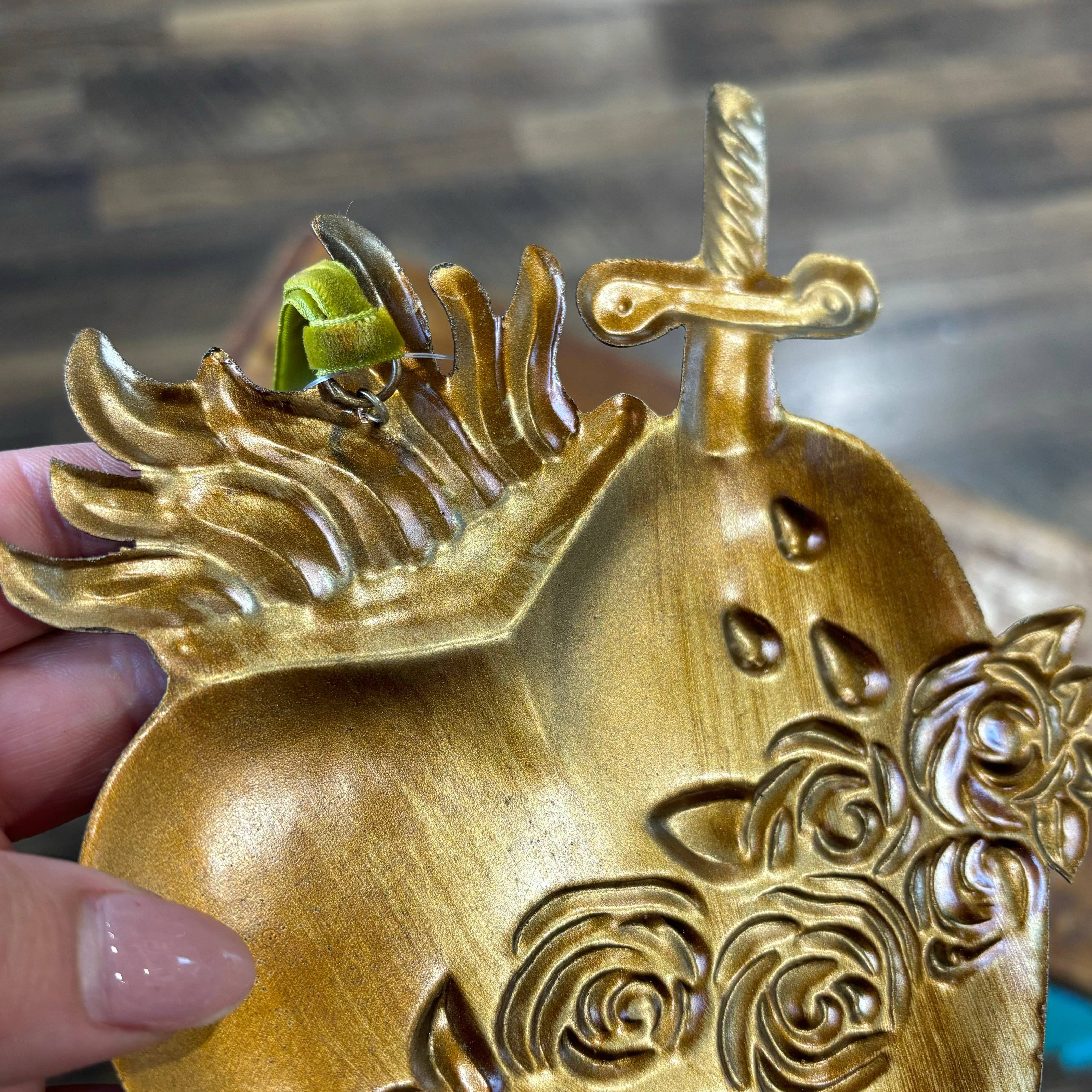 Love and Honor Jesus LLC - Wholesale Ornament Set - Hearts Of The Holy Family Ornament Set6