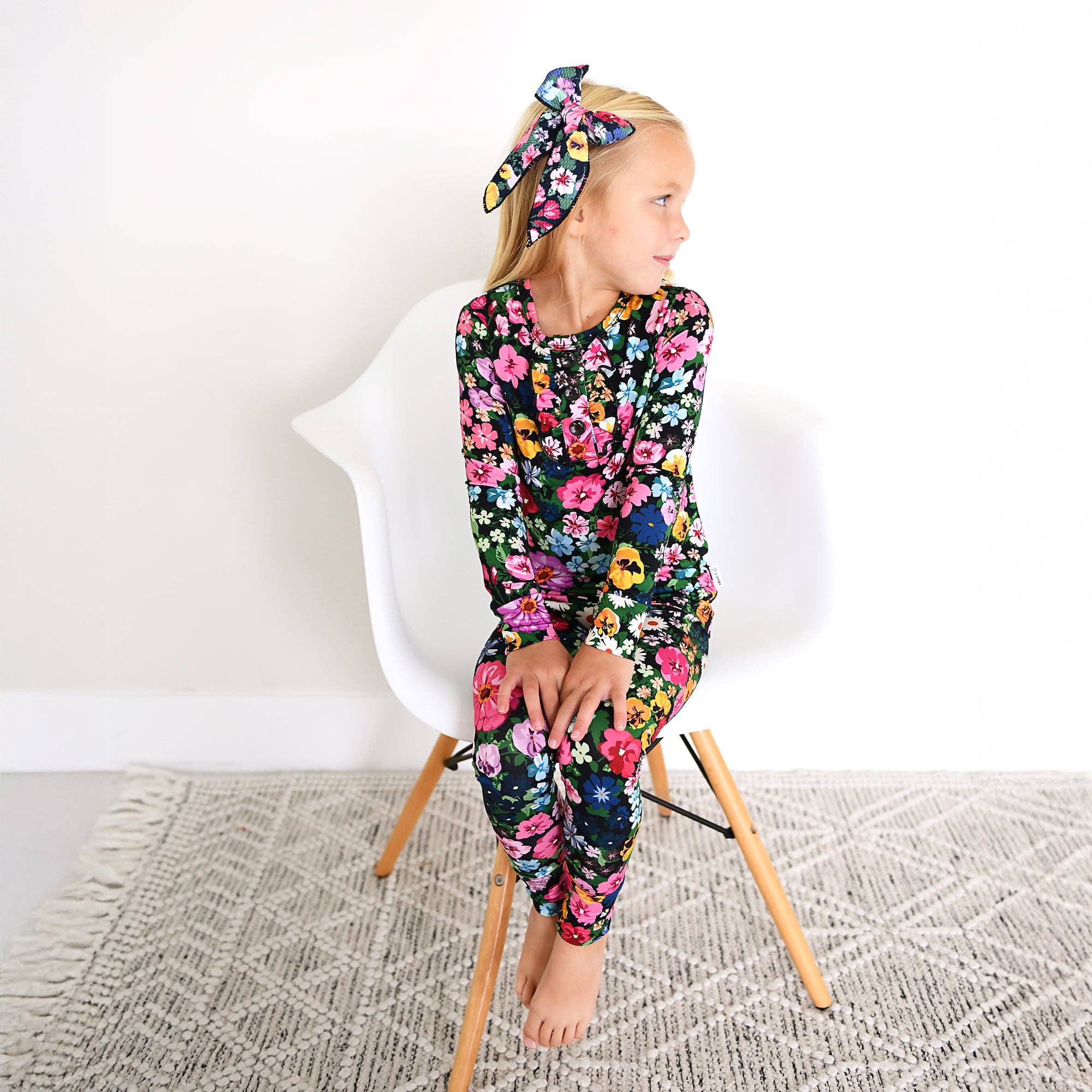 Gigi and Max - Vendita all'ingrosso Completo pigiama - Bambini - Set da salotto per ragazze in bambù floreale a due pezzi Cassandra RUFFLE2