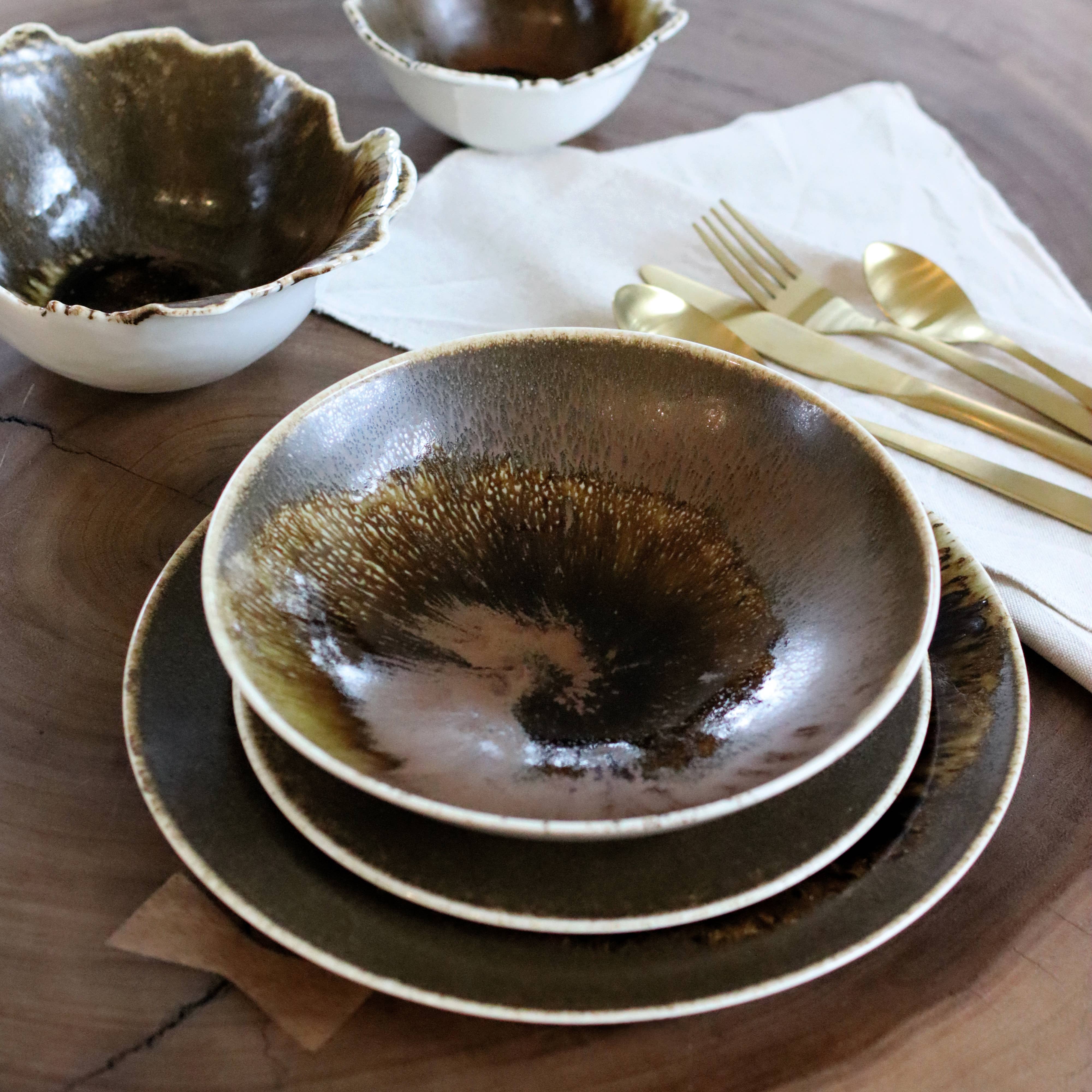 Ogo living - Wholesale Dinner Plate - Saturn deep plate 21cm in brown porcelain1