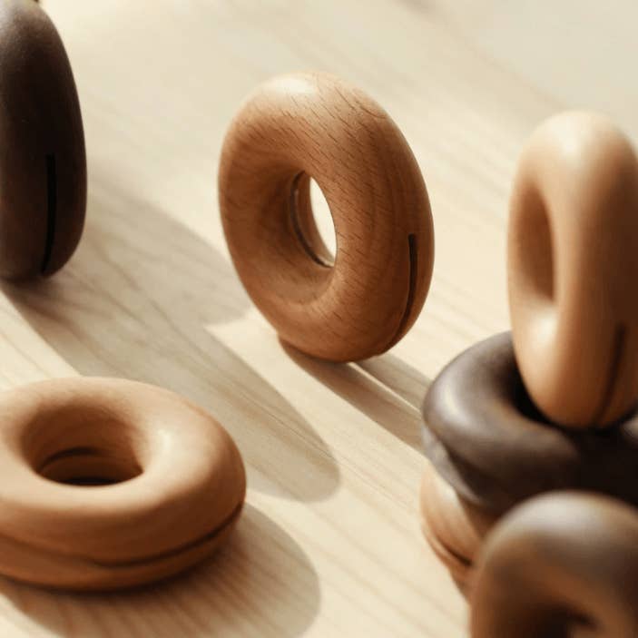 Homerely (We Cover All Import Duties) - Wholesale Kitchen tool/gadget - Wooden Donut Bag Clips4