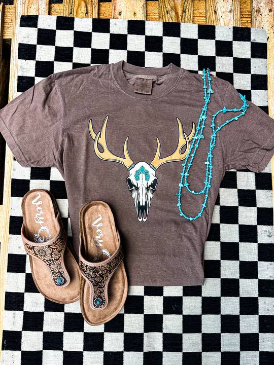 T-shirt graphique Comfort Colors Turquoise Huntin' pour la vente par MAGNOLIA MILL