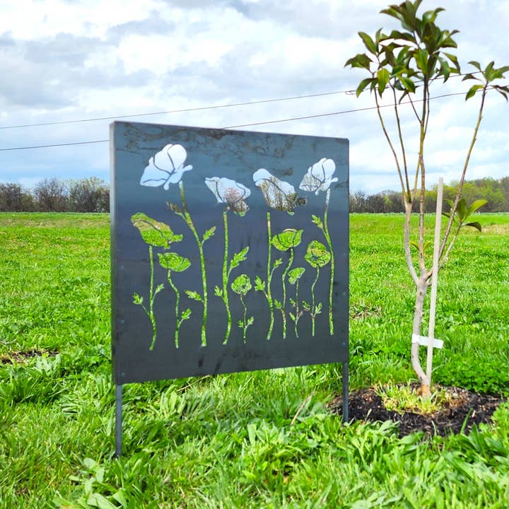 Maker Table LLC - Wholesale Outdoor Ornament/Decor - Poppy Metal Privacy Panel – Decorative Outdoor Garden Screen1