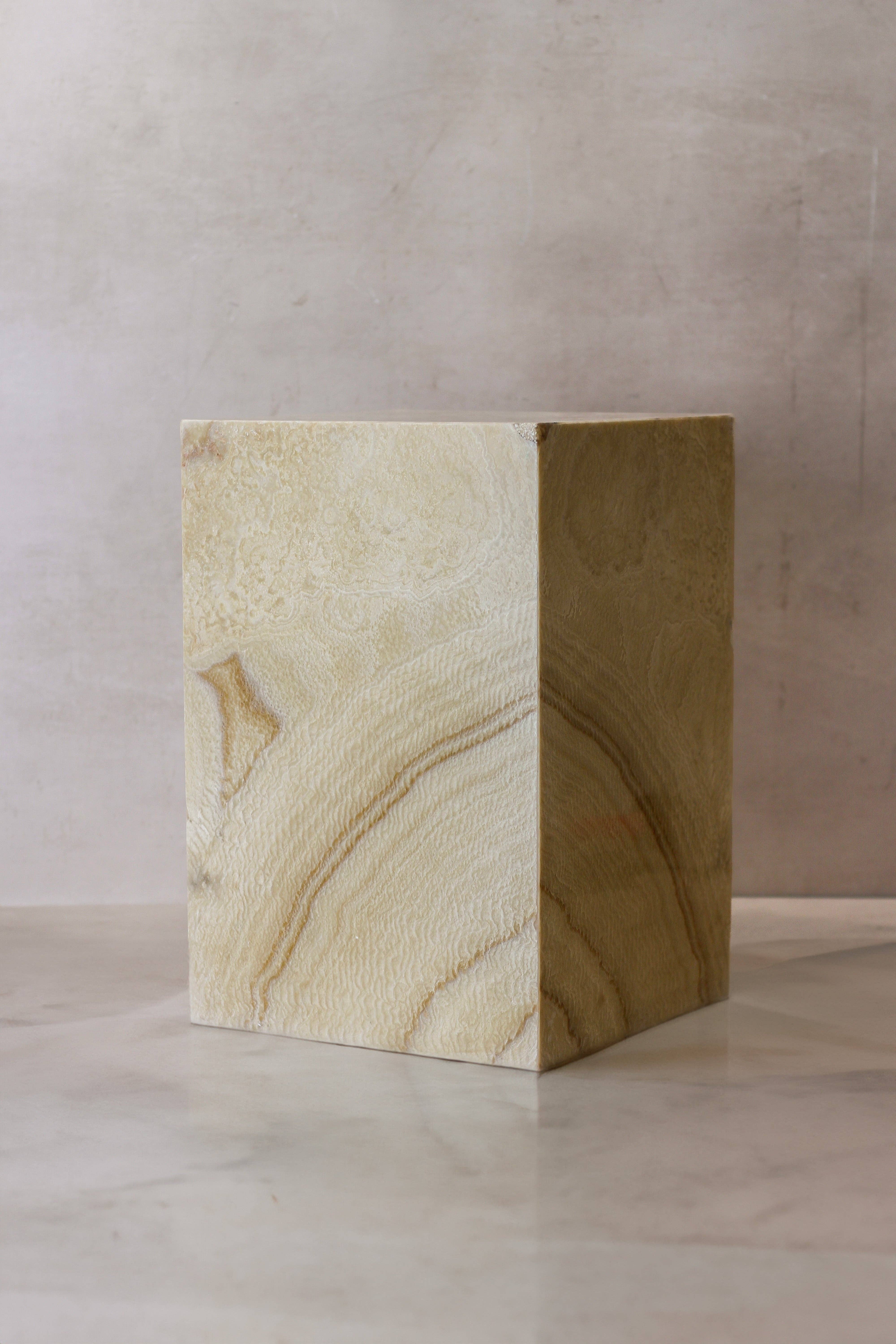 Botanical Boys - Wholesale Side Table - Onyx Side Table Pedestal - Hollow - No 142