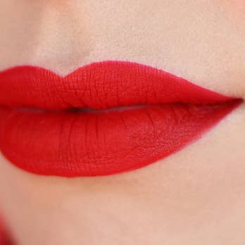 Dafna Beauty - Wholesale Lipstick - D Perfect Red - Liquid Lipstick5
