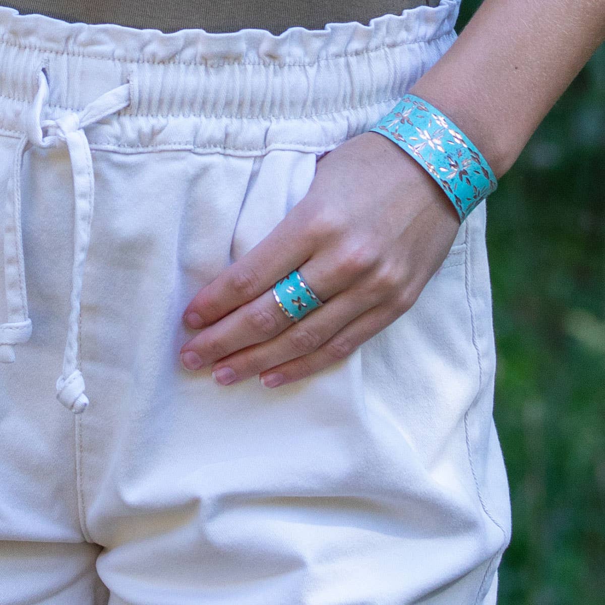 Anju Jewelry - Vendita all'ingrosso Anello midi/a fascia - Anello Acque Fiorenti Patina1