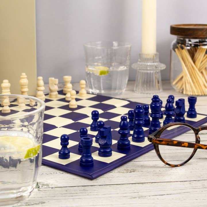 Robert Frederick Ltd – wholesale Board game – Chess - Classic Strategy Board Game in Gift Box3