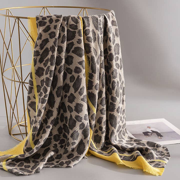 Funkyrel® Atzbranding Limited - Wholesale Scarf - Women's - Scarvii - Leopard Print Winter Scarf