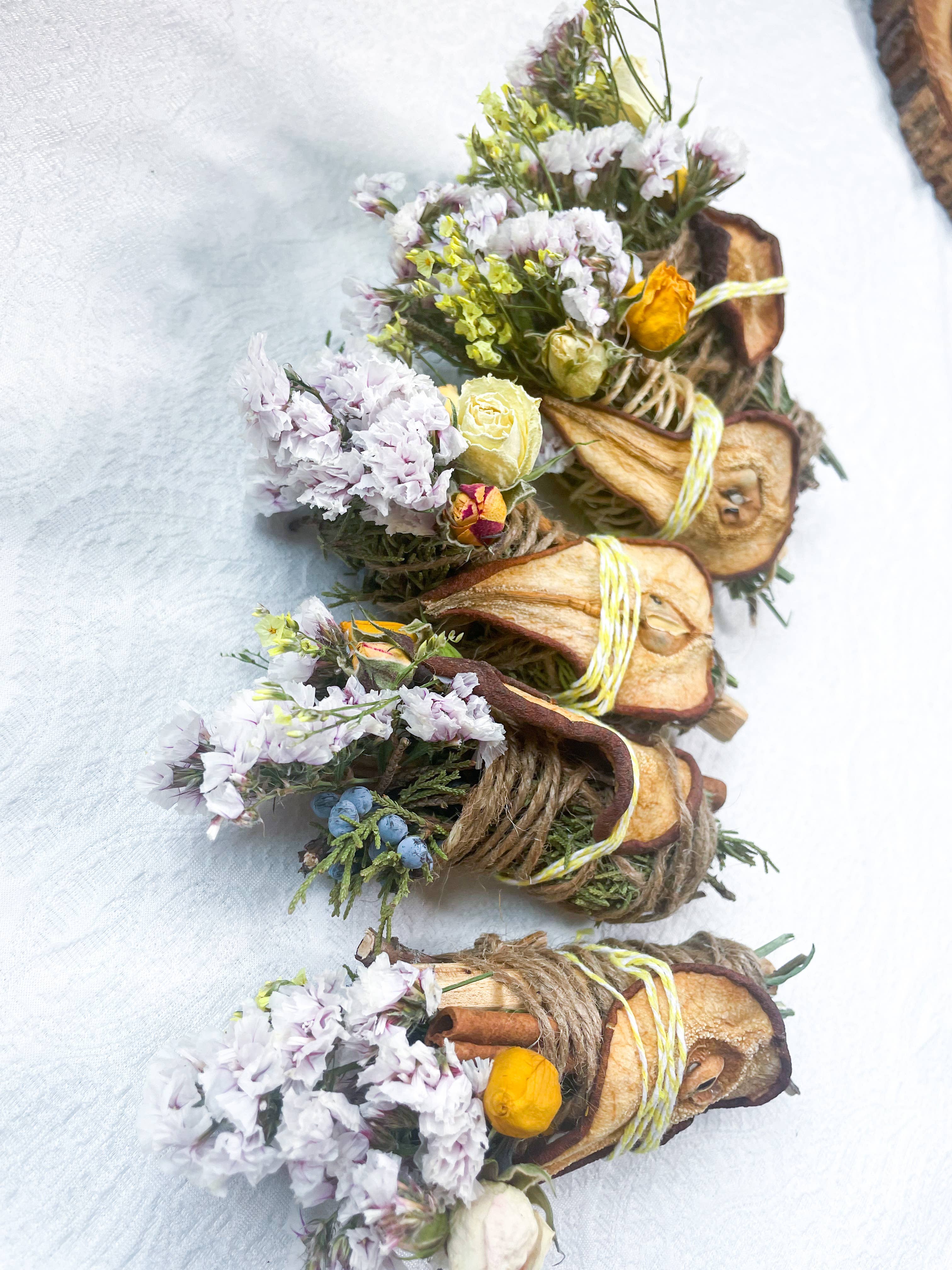 CharlieHaze - Wholesale Smudge Stick - Pear, Palo Santo, Juniper, and Cinnamon Smudge Stick17