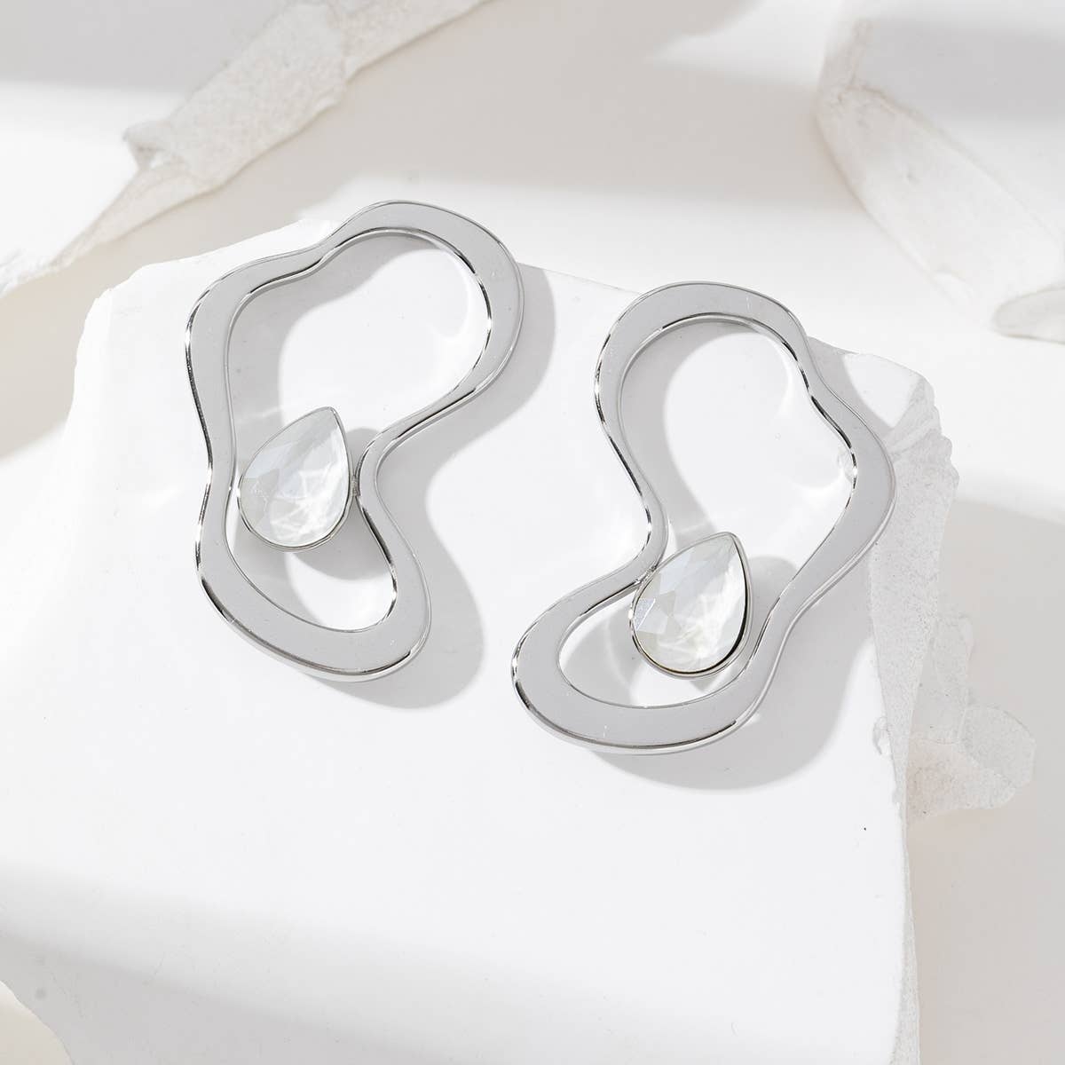 Lovelika – wholesale Enkelt örhänge – Örhängen - Penelope1