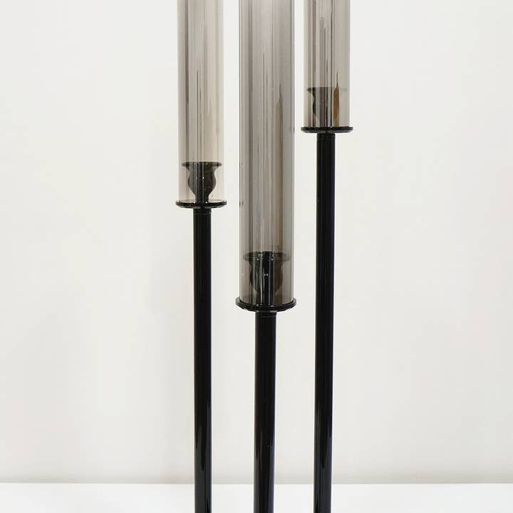 Sweet Home Deco - Vendita all'ingrosso Portacandele - Candelabro/portacandele Hurricane in cristallo da 40" T a 3 bracci nero