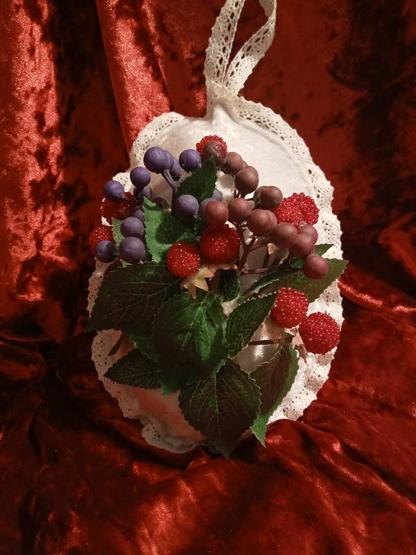 Uovo di Velluto Bianco, 1 Decorazione Squisita LX48 per la vendita all'ingrosso da parte di BLUE RIBBON ORNAMENTS