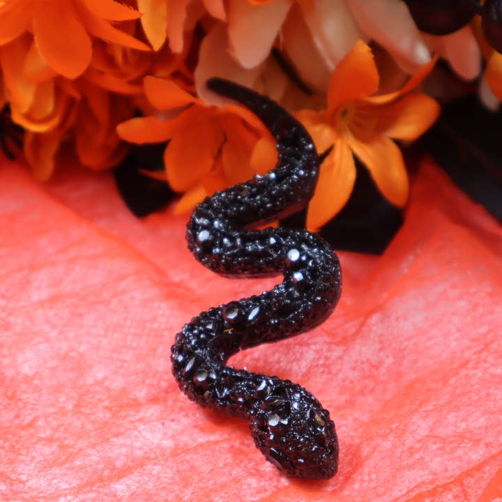 Figurine de Serpent Noir – Cadeau d'Halloween & Décor Gothique | KIZIMA USA pour la vente par KIZIMA