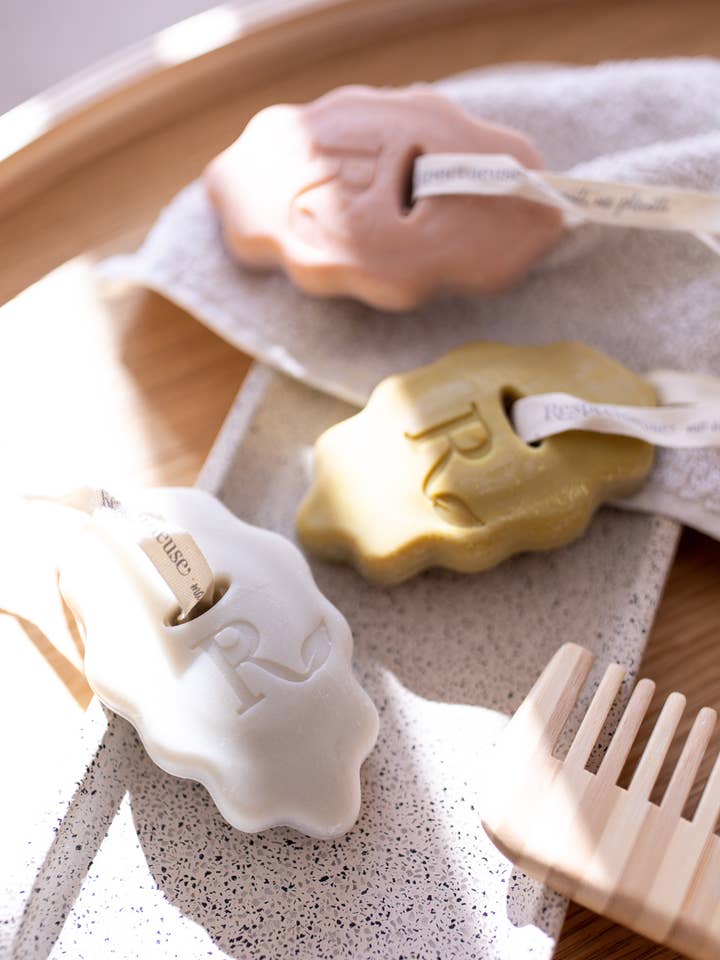 Organic REGULATOR solid shampoo - oily hair for wholesale by Respectueuse