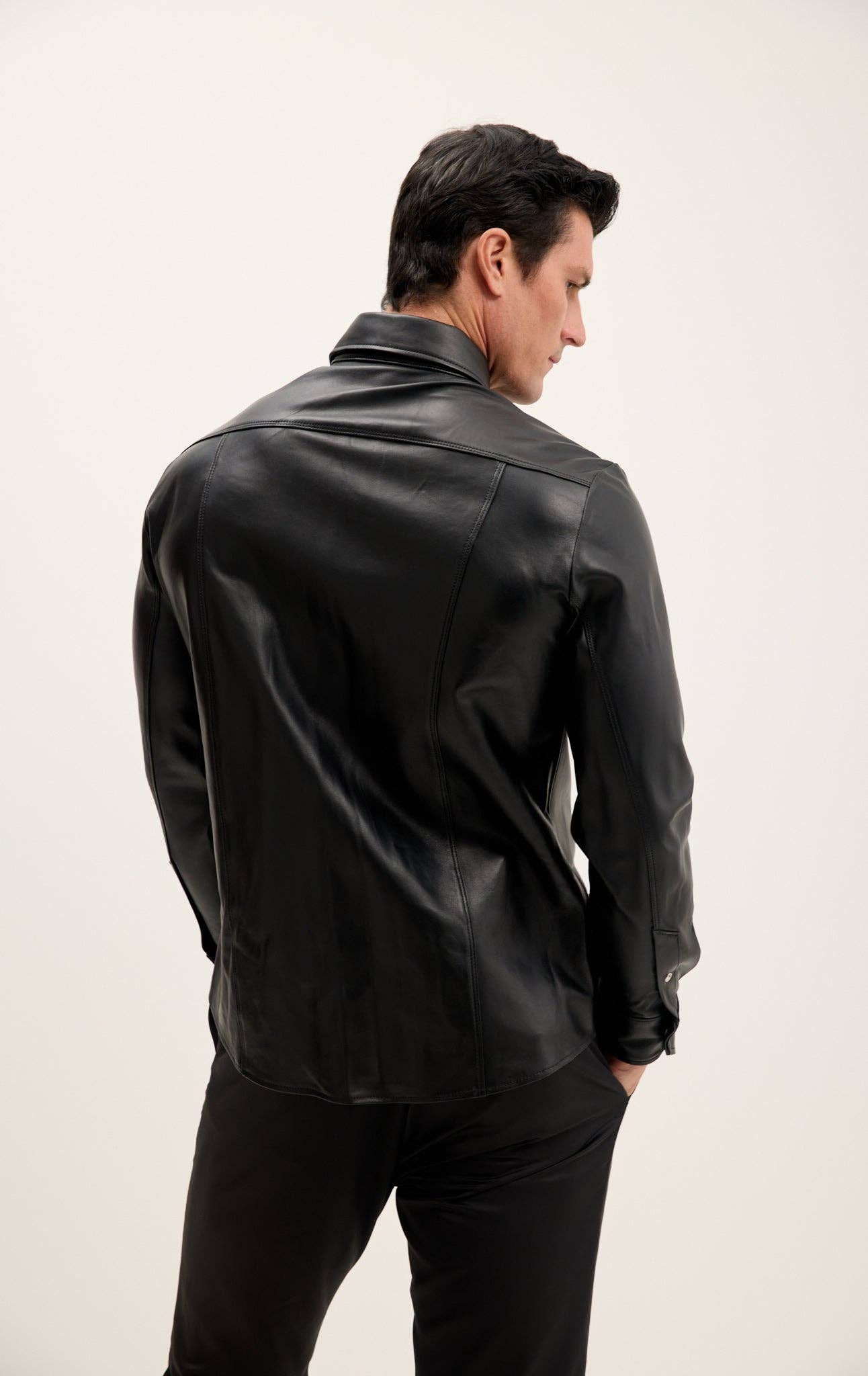 PRETO Camisa de Pele de Cordeiro Genuína Masculina - Preto para venda a revendedores na Faire2