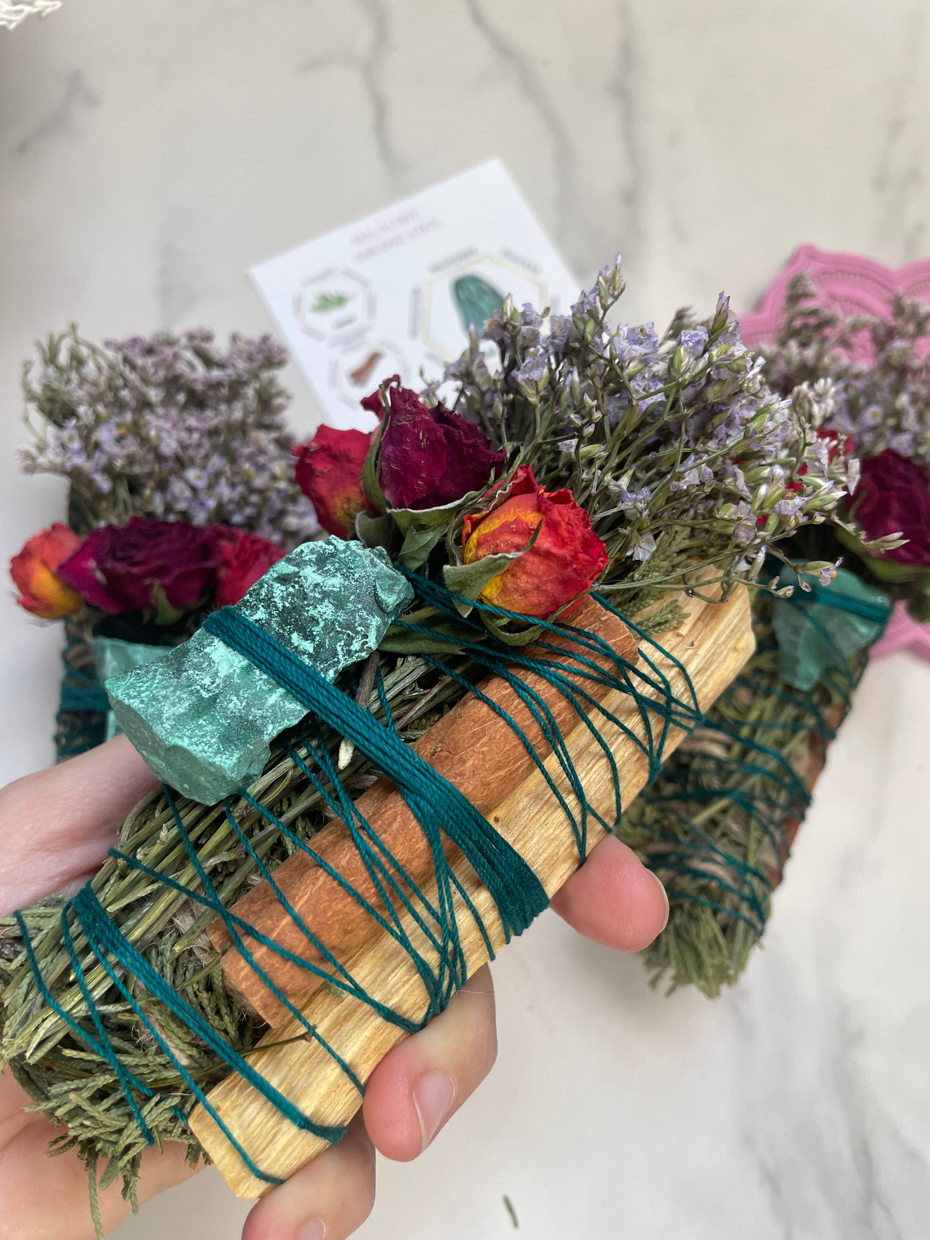 CharlieHaze - Wholesale Smudge Stick - Malachite , Palo Santo, Juniper, and Cinnamon Smudge Stick7