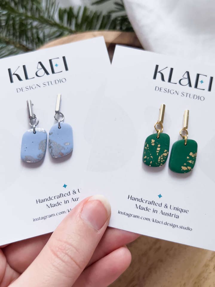 Petites boucles d'oreilles festives Col E ✦ pour la vente par KLAEI DESIGN STUDIO