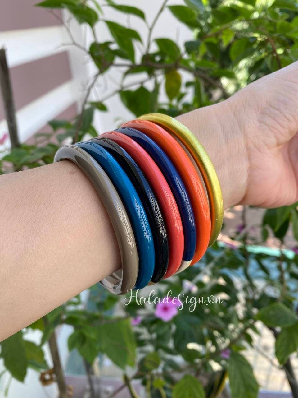 Hala Design - Wholesale Bangle Bracelet - 1 Pc Buffalo Horn and Lacquer Bangle Bracelet2