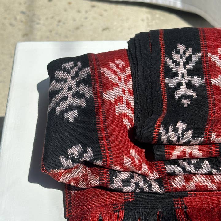 Office Objets - Wholesale Coverlet - Ikat, traditional Indonesian fabric from the island of Savu (Timor) red and black 2m25x7517