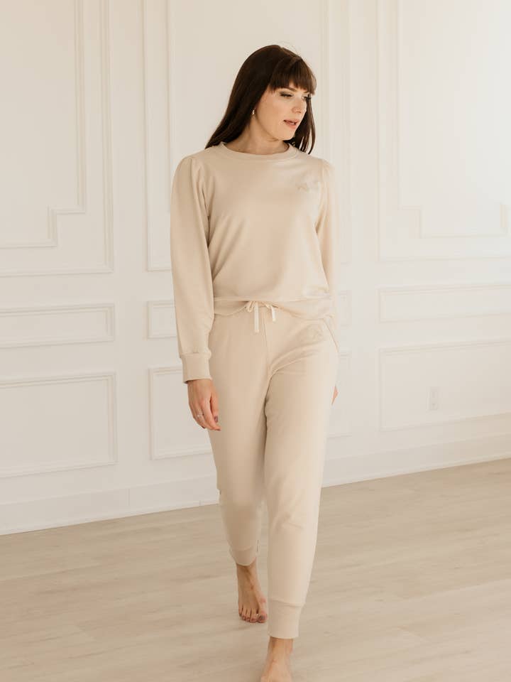 Tasia Pantaloni della Tuta Crema per la vendita all'ingrosso da parte di Betty x Bow