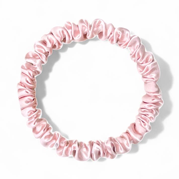 Skinny Silk Scrunchies - Roze voor wholesale door HoneyLux