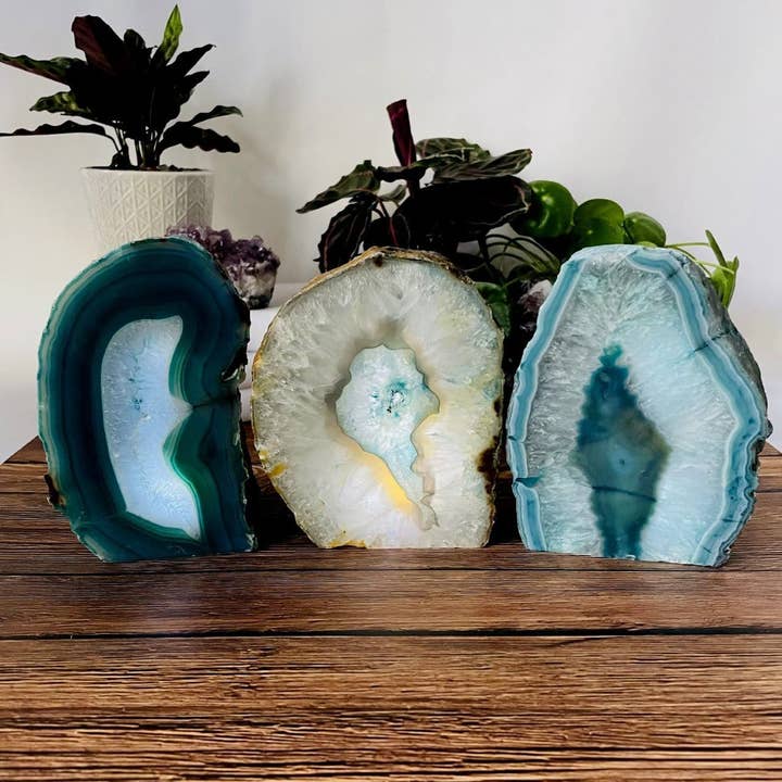 Rock Paradise - Wholesale Accent/Desk Lamp - Agate Geode Cut Base Crystal Lamp
