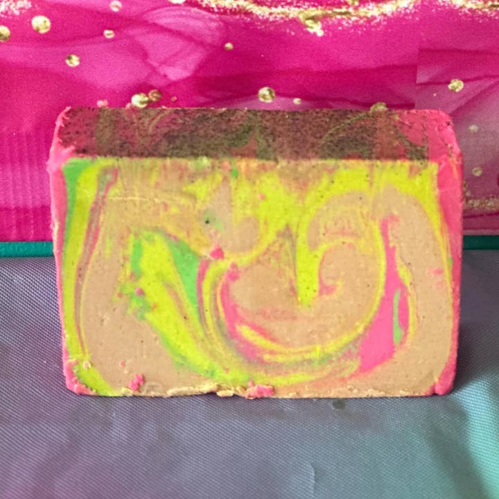 Fruity Cereal Reepzeep 113g voor wholesale door Squeaky Clean Luxurious Soaps