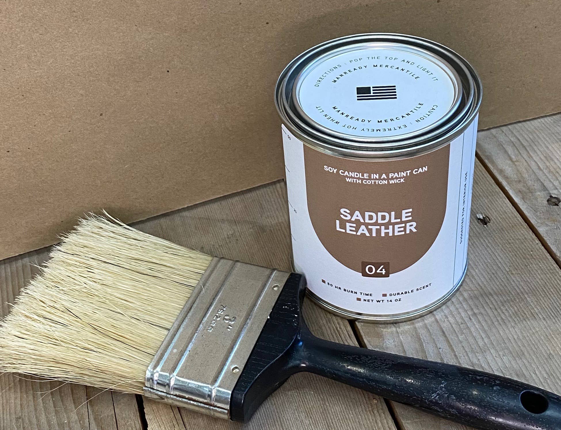 Manready Mercantile - Vendita all'ingrosso Candela in vasetto - NUOVA candela alla soia Paint Can | Saddle Leather1