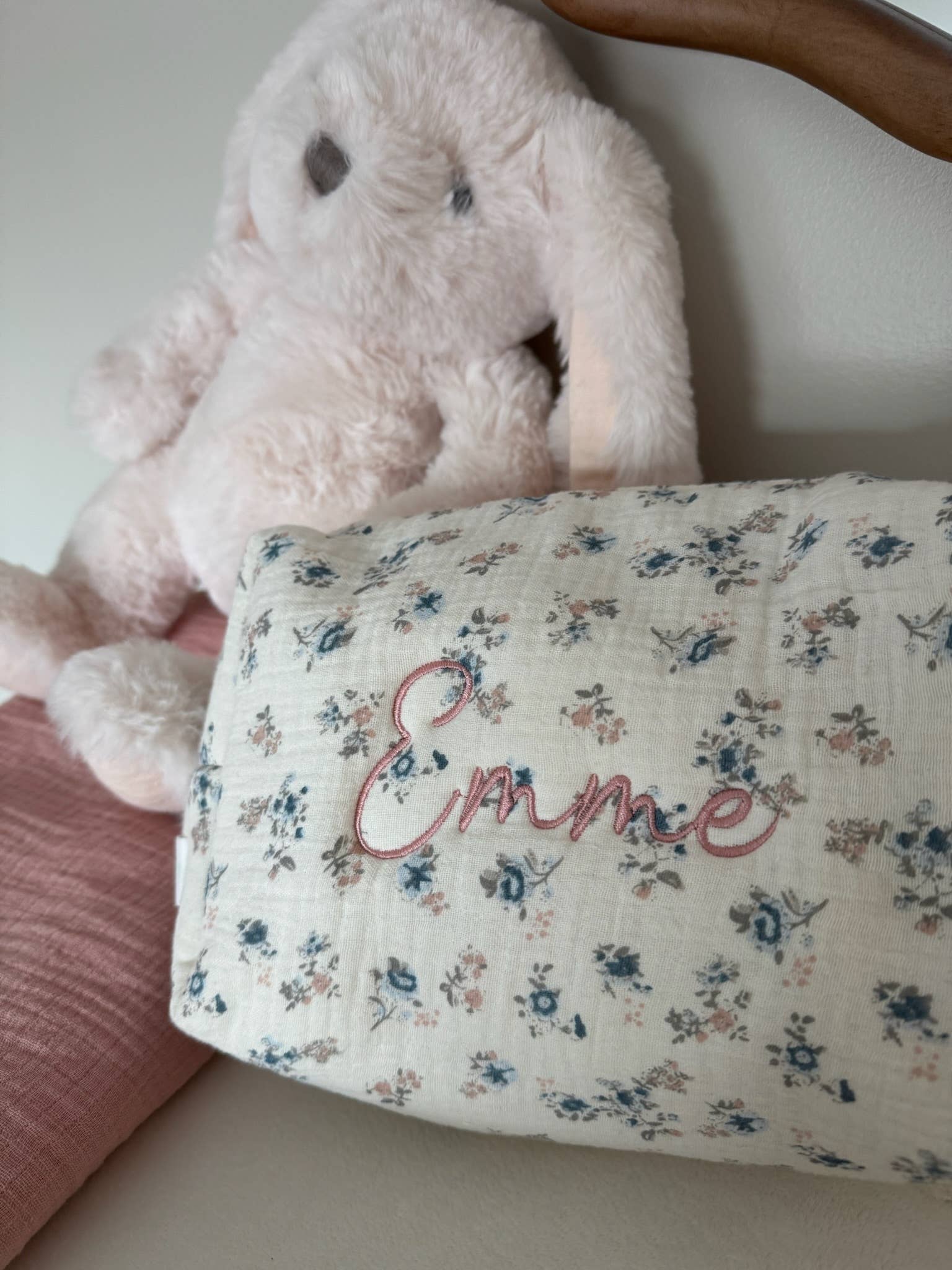 le petite pochette – wholesale Toiletry bag – women's – Peony Bliss Toiletry Bag1