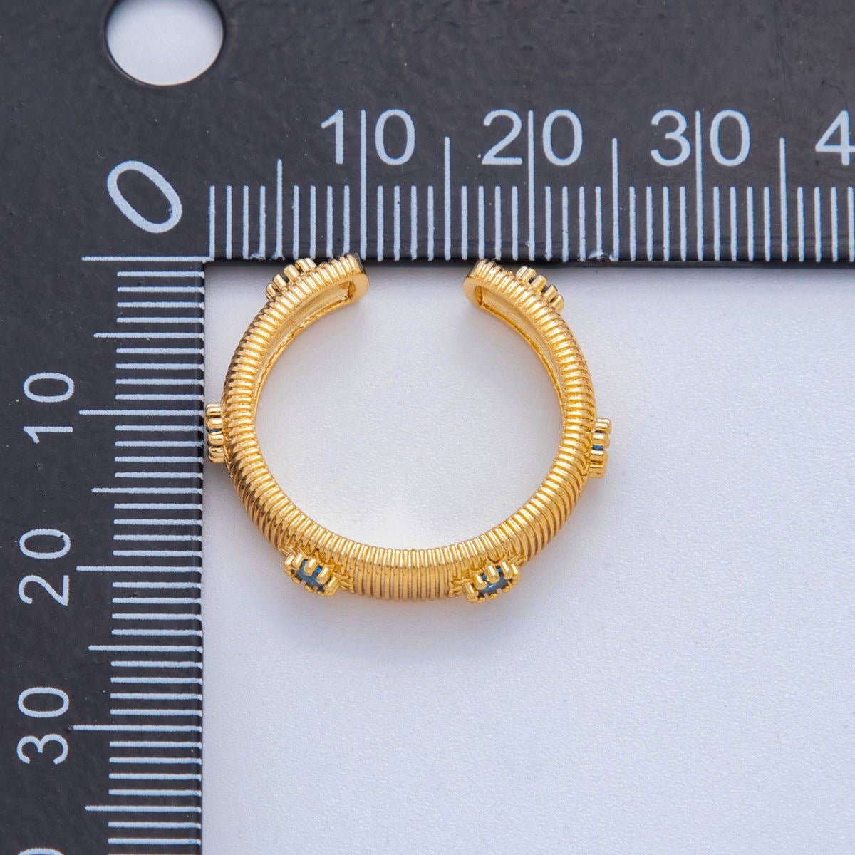 Aim Eternal - Wholesale Multi-Stone Ring - 18K Gold Filled Blue CZ Lined Ribbed Ring | O20291