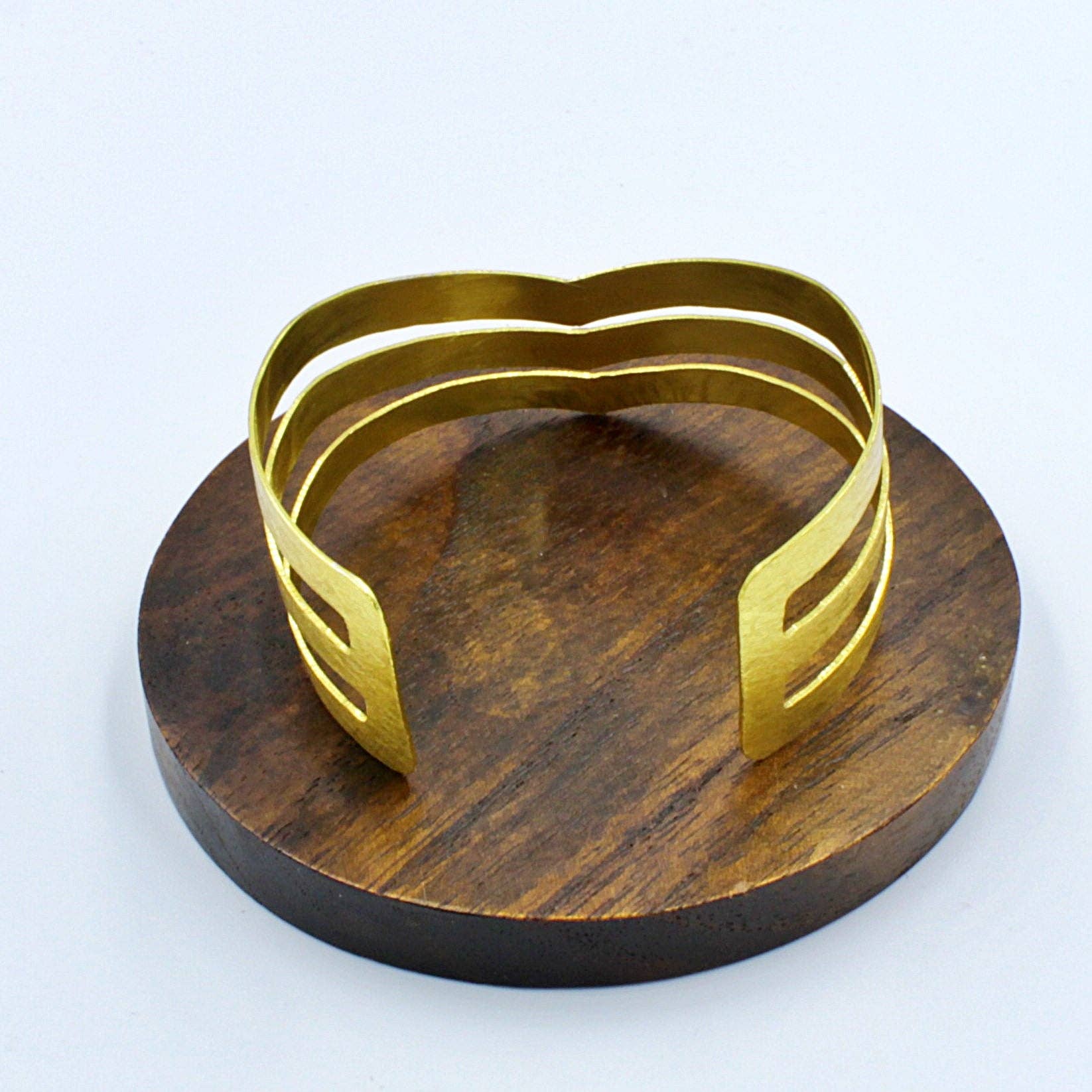LA MAR - Wholesale Cuff Bracelet - WONDER gold-plated bracelet - Design with character7