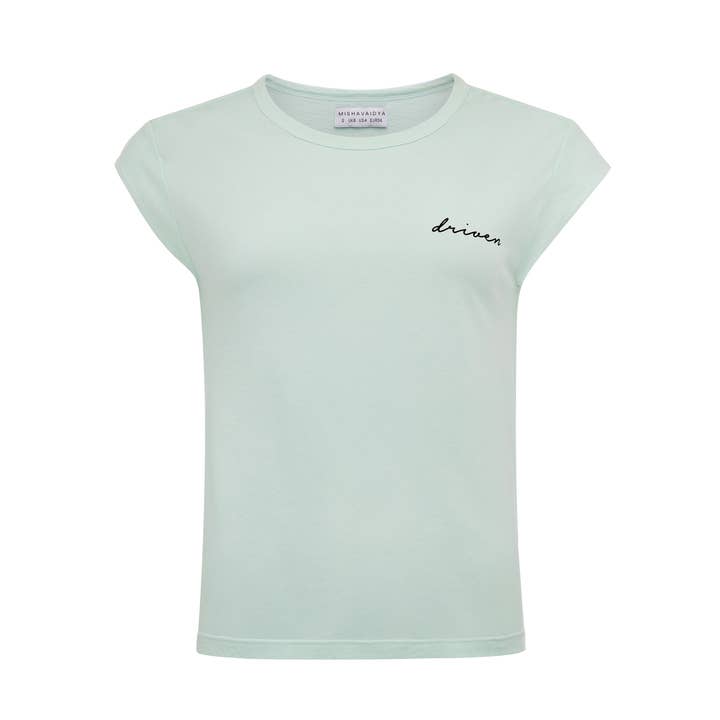 Tee Driven - Bleu opale pour la vente par MISHA VAIDYA