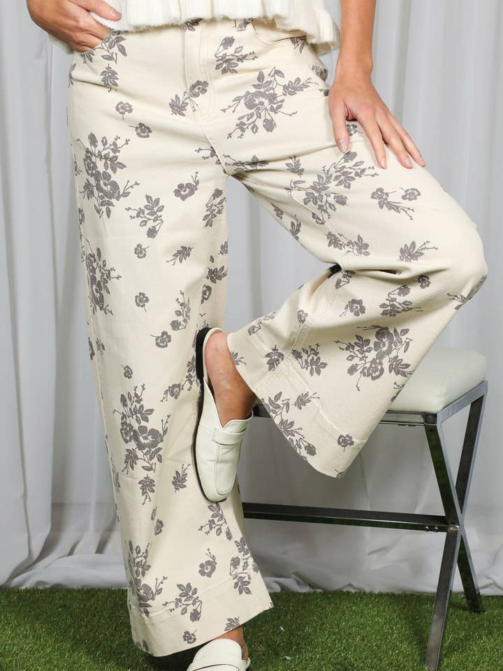 Trendy Cropped High Waist Stretchy Floral Jeans VP83369 for wholesale by Vine & Love