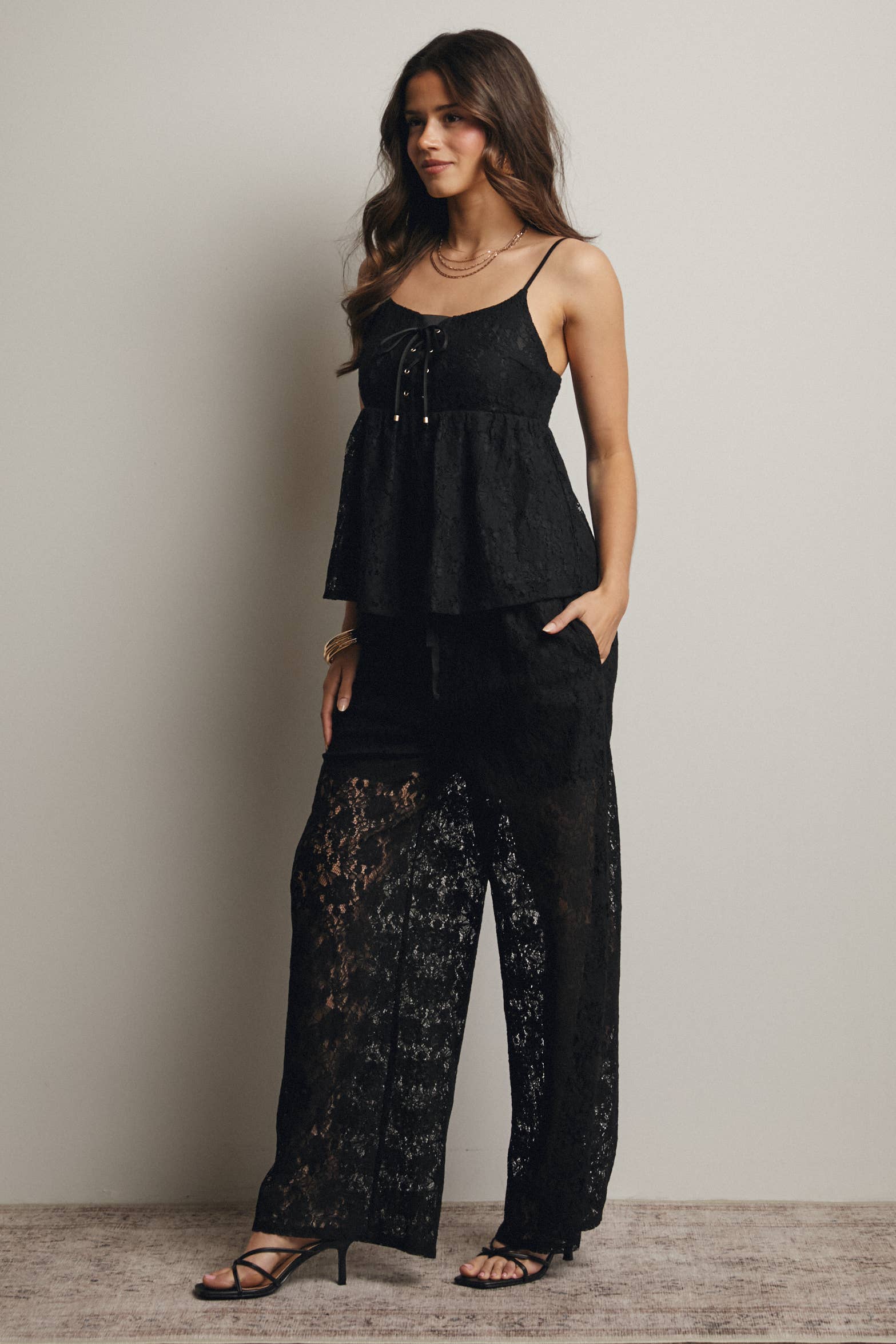 Negro Conjunto de Camiseta con Cordones y Pantalón de Pierna Ancha FSET004 de venta al por mayor en Faire8