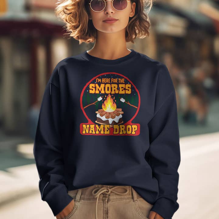 RetroPlanet - Vente Sweat-shirt à imprimés – unisexe - Chandail unisexe Here For The Smores Name Drop pour adulte S-2X8