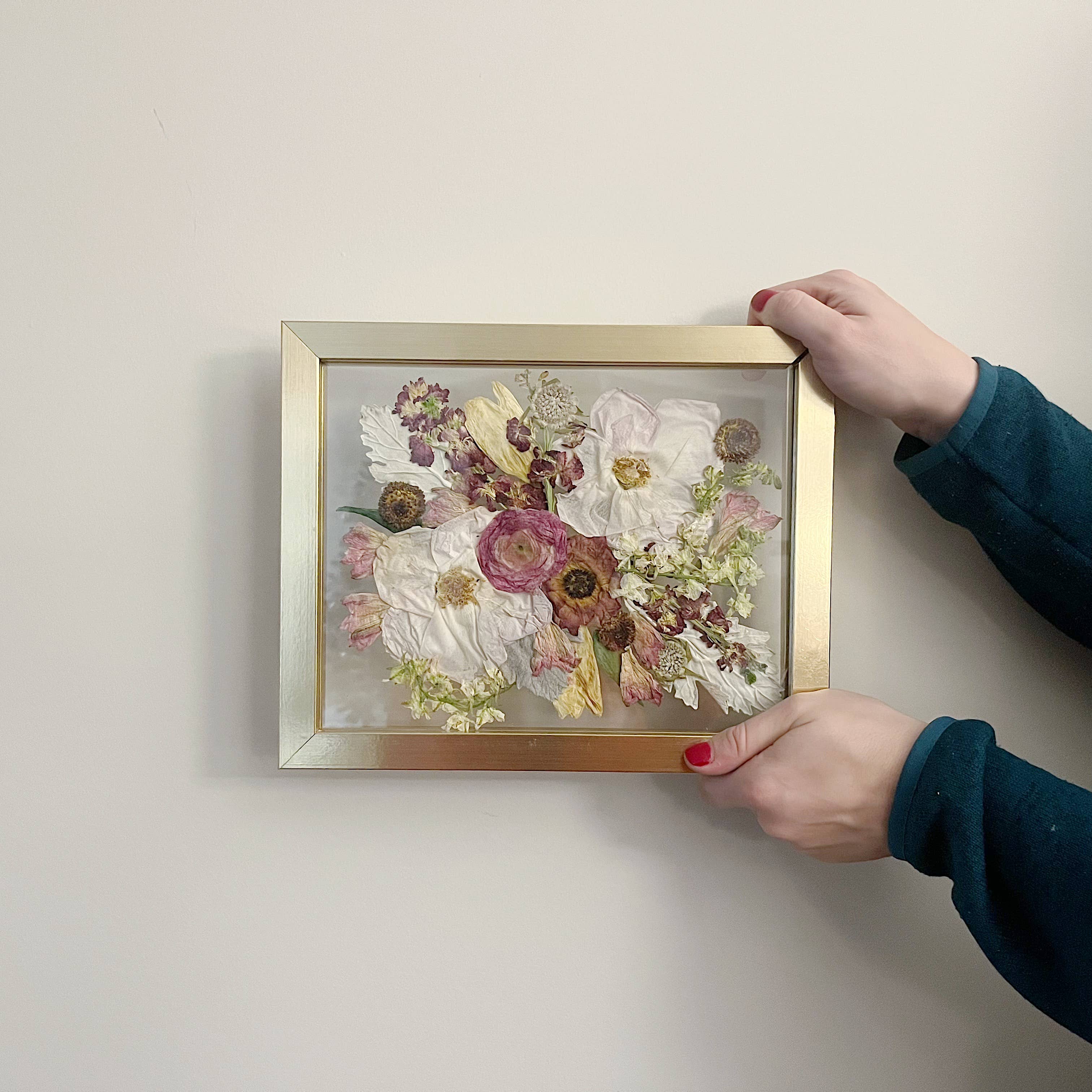 Ever Be Floral - Wholesale Picture Frame - Pretty Pastels Pressed Floral Frame - 8x102