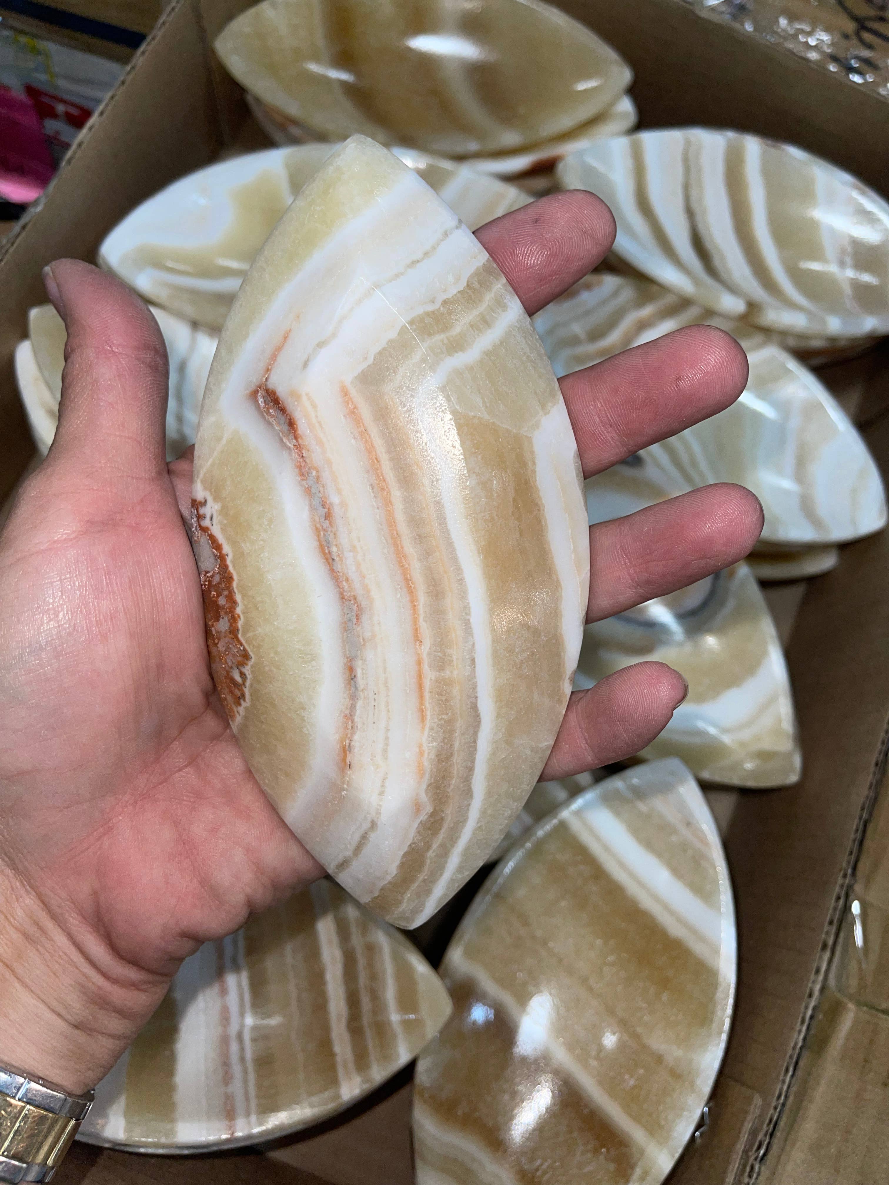 Casablanca Exports - Wholesale Decorative Plate/Dish/Bowl - Oval “eye”  Banded Onyx Bowl2