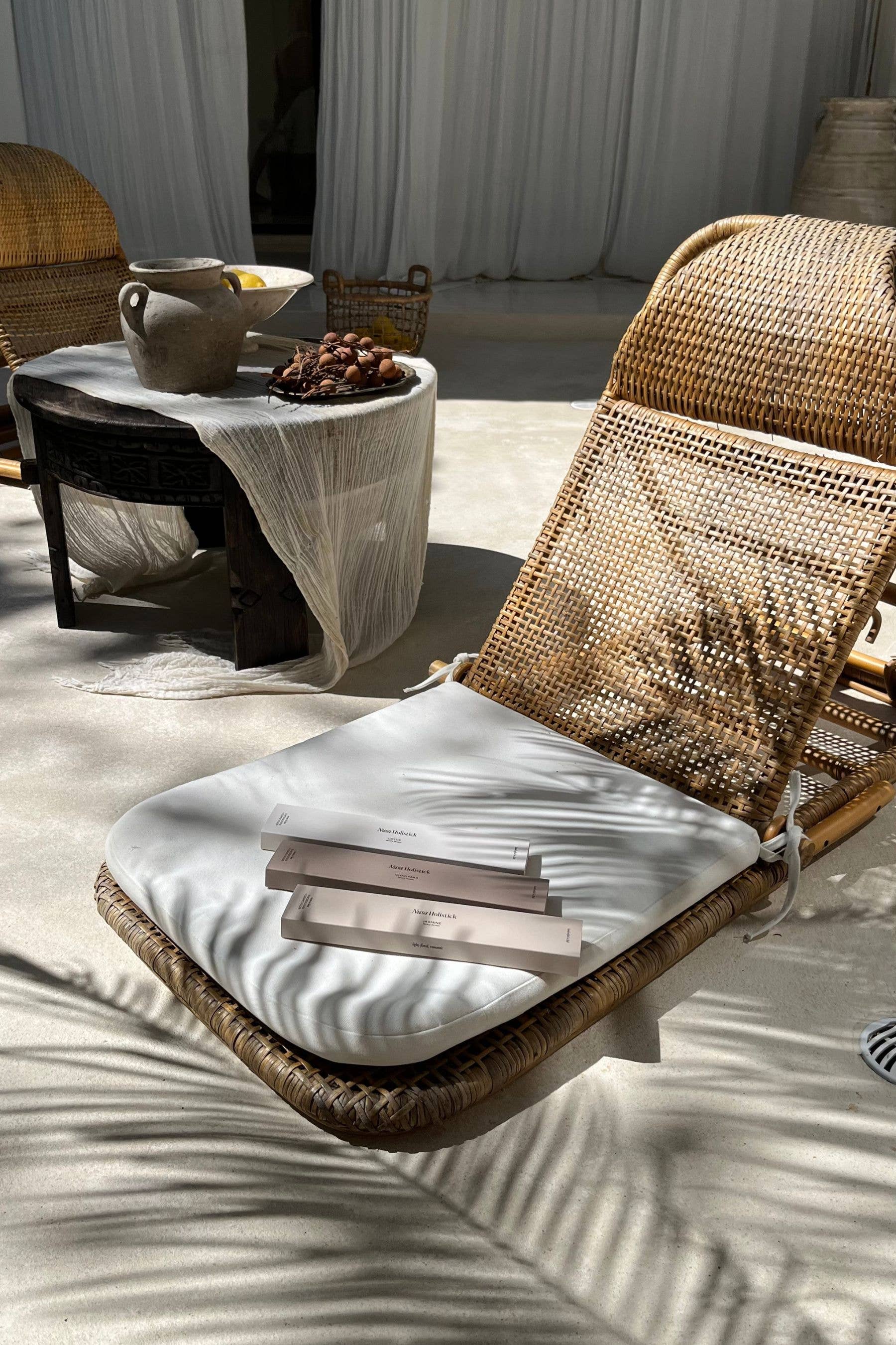 Nusa Holistick – wholesale Rökelse – Rökelse med eterisk lotusolja från Nusa Holistick4