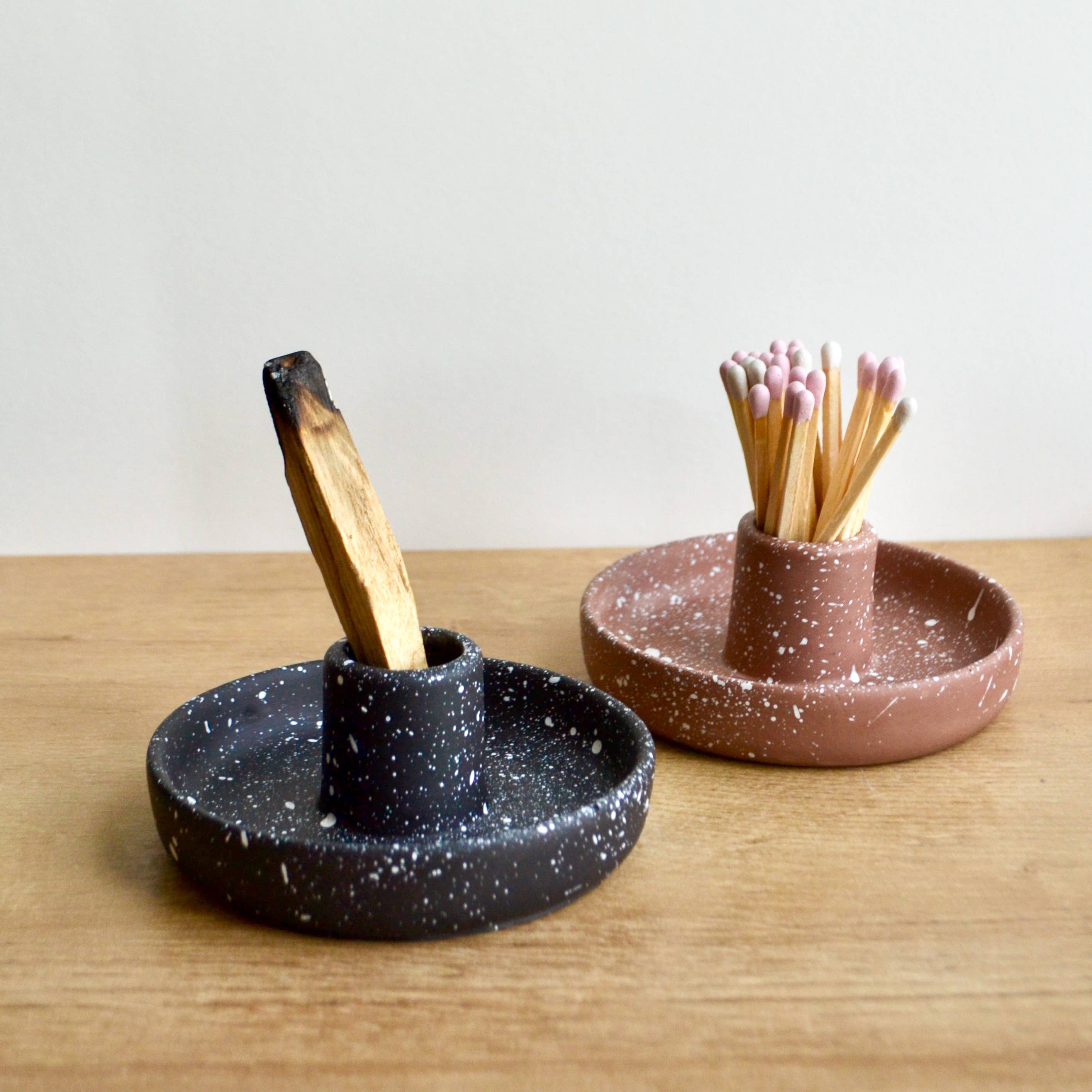 LindaMakess – wholesale Tändstickshållare – Sprickig matchkruka med matchanfallare2