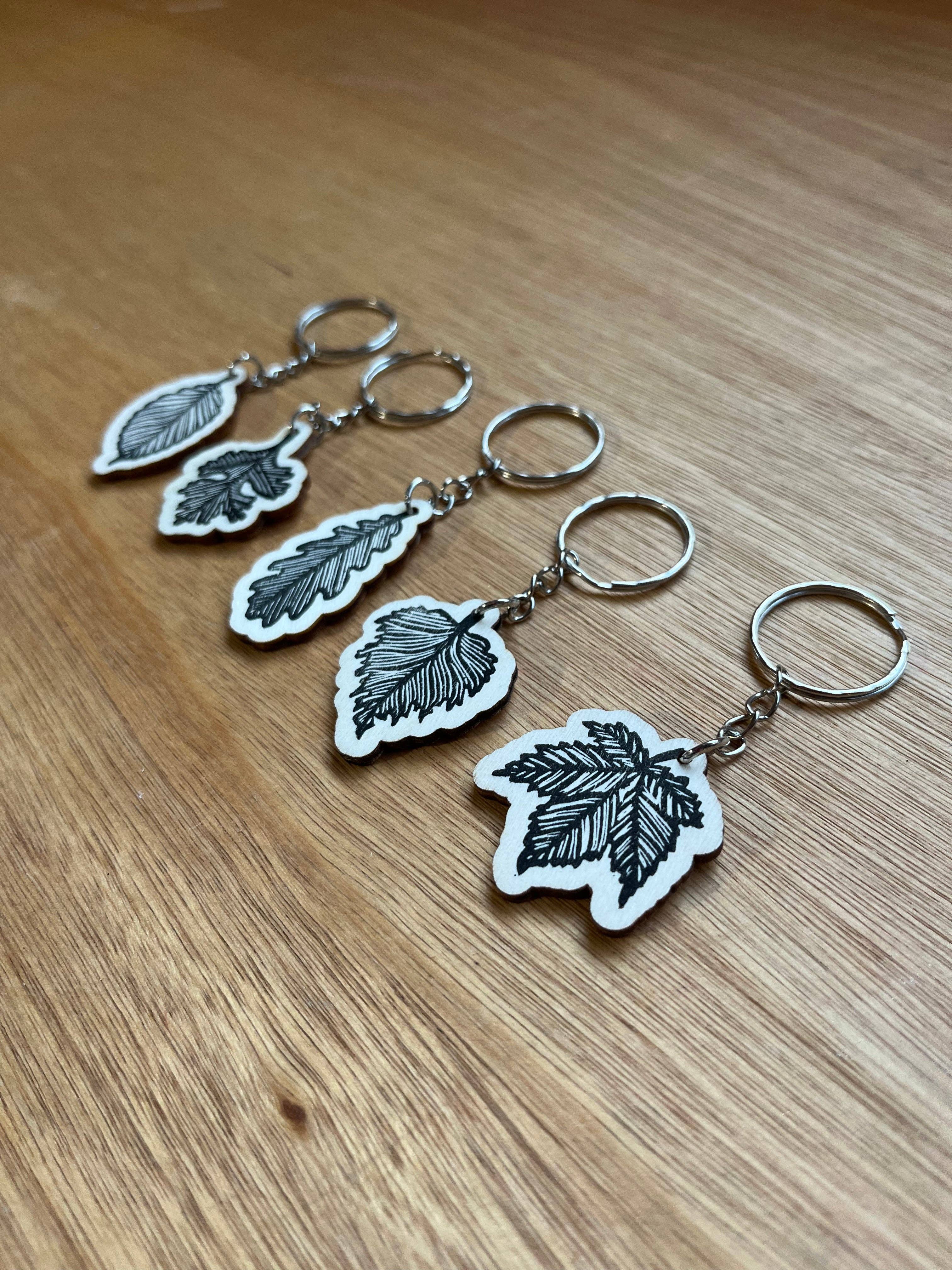 Beth Lewis Art – wholesale Keychain – Unisex – Wooden Leaf Keyrings2