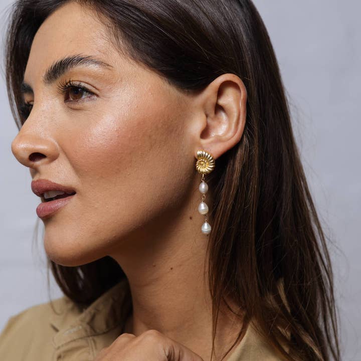 Statement Pearl Earring Shell EA1905 for wholesale by ZODA