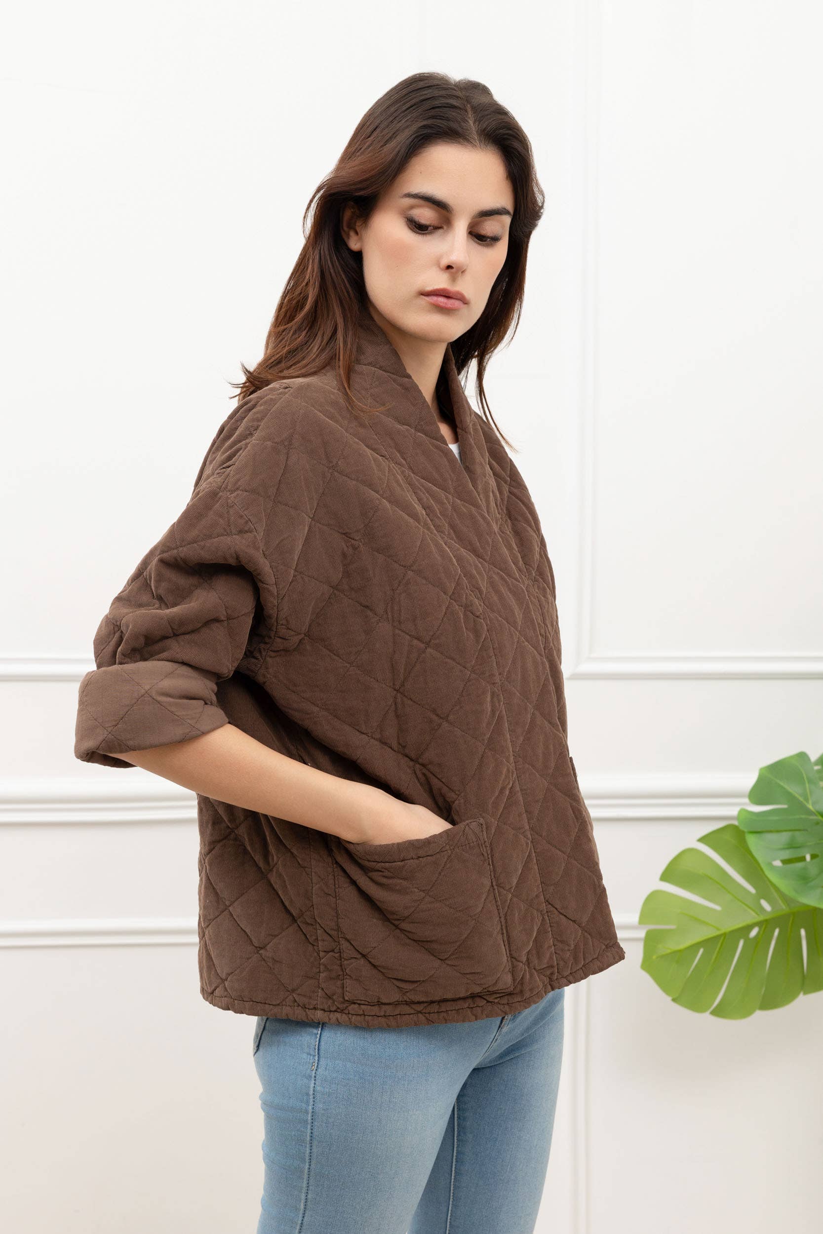 Happy look - Wholesale Jas - Dames - Korte doorgestikte corduroy jas zonder sluiting of kraag9