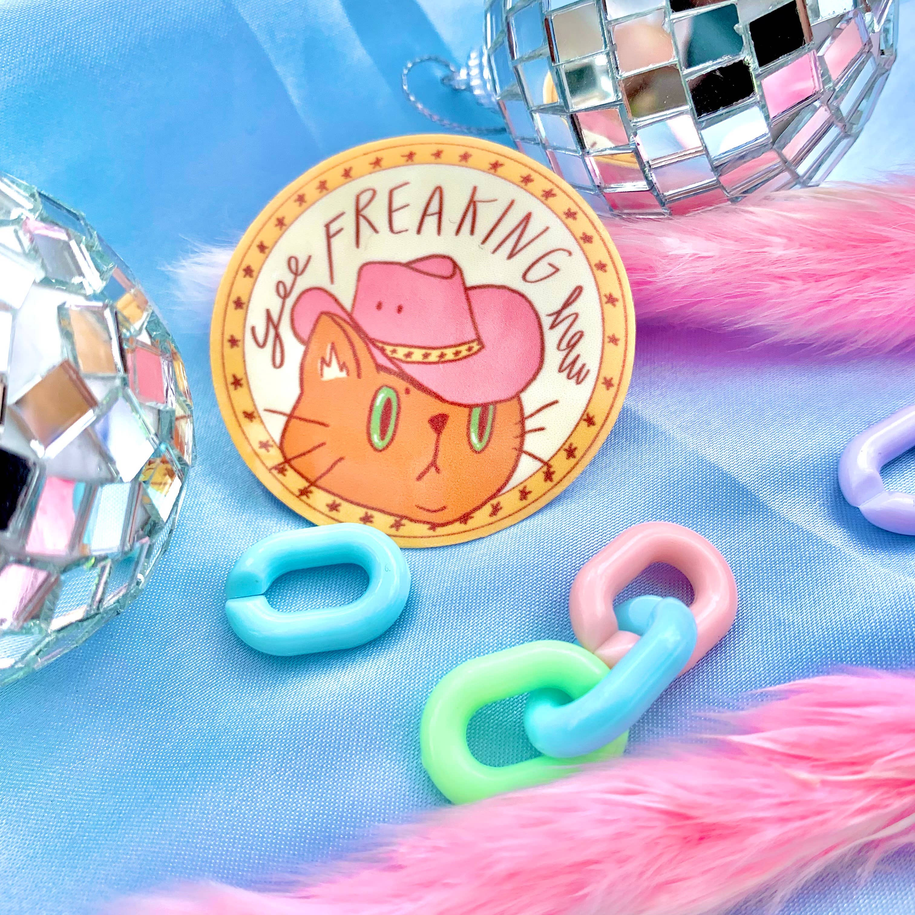 Happyish Brand – Adesivo por atacado – Adesivo de gato Yee Freaking Haw - estampa de gato cowboy1